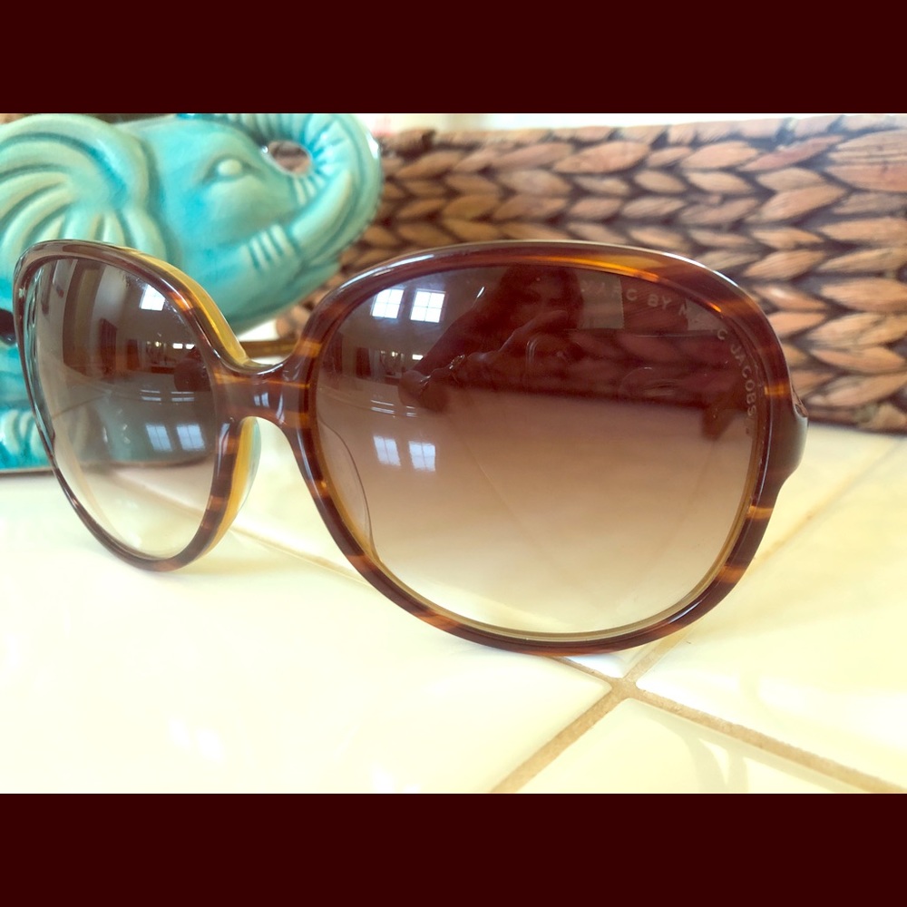 Authentic Marc Jacobs Sunnies Tortoise Brown 🌞😎